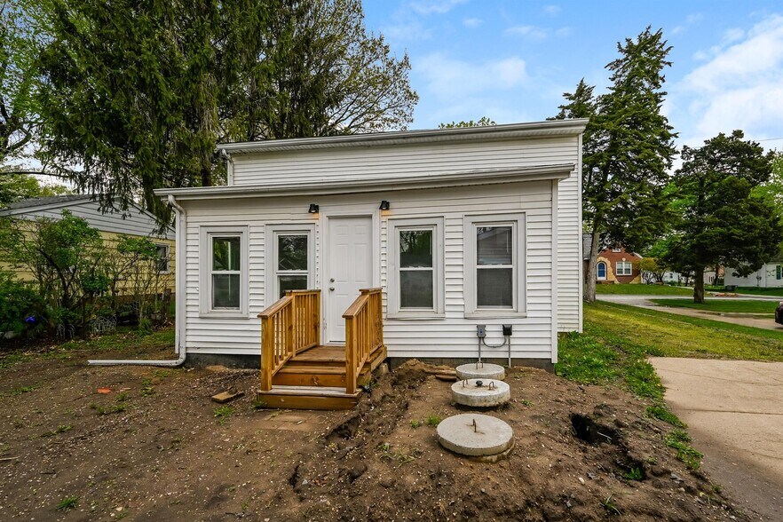 Building Photo - 1506 E Hendryx Ln