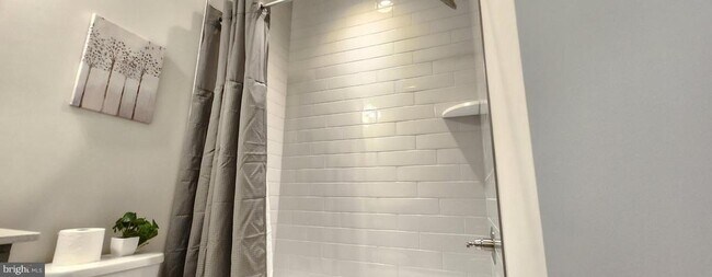 Building Photo - 219 Willis St