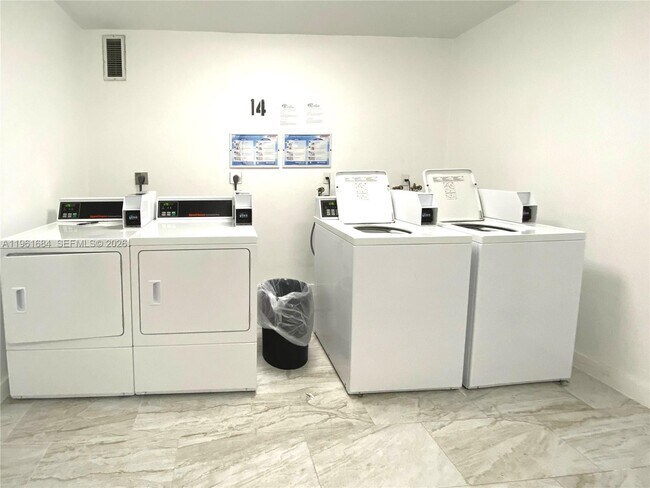 Building Photo - 5601 Collins Ave