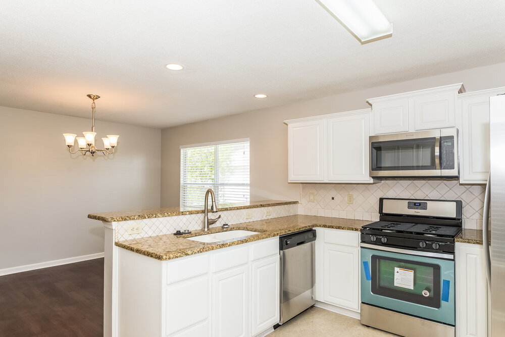 Building Photo - 2077 Willesdon Dr W