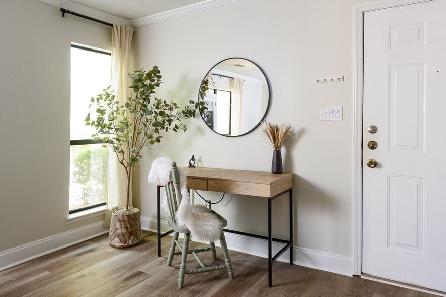 Building Photo - 2711 Randolph Rd