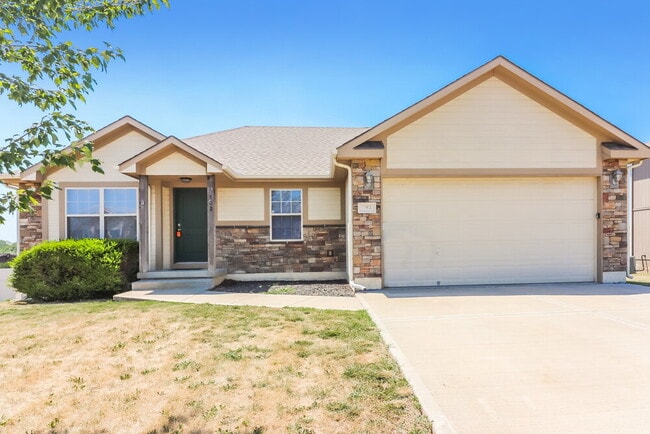 Building Photo - 702 Hibiscus Dr