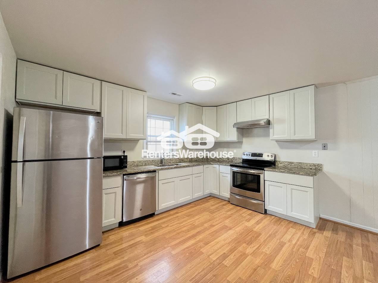 Building Photo - 1074 Bland St