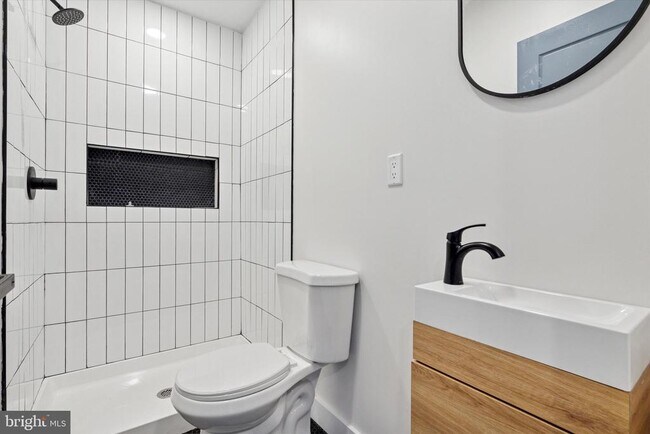 Building Photo - 944 W Lycoming St