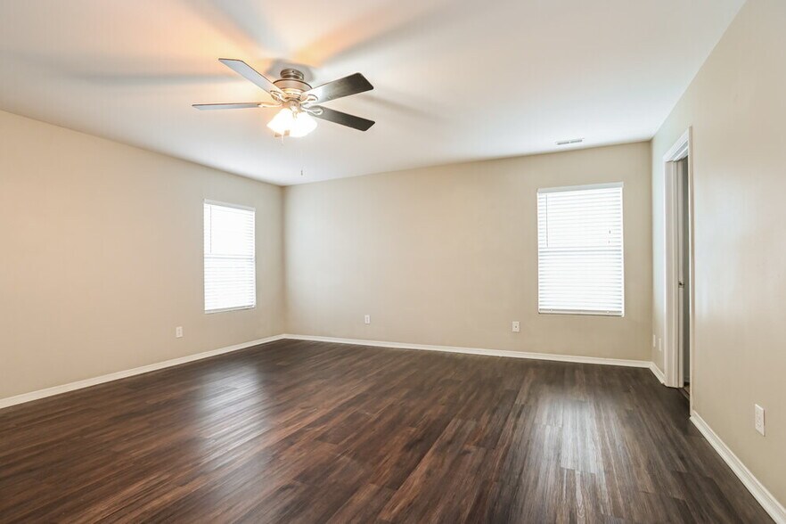 Building Photo - 9112 Old Ash Ct