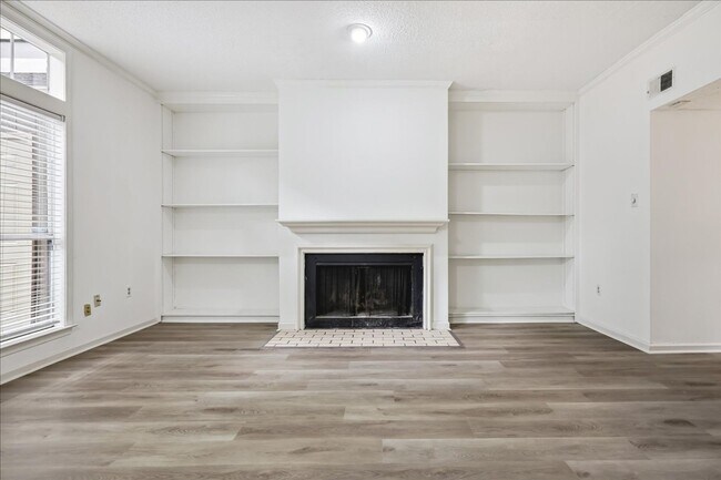 Building Photo - 1694 Belvedere Ct