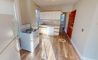 Building Photo - 5 Elmer St