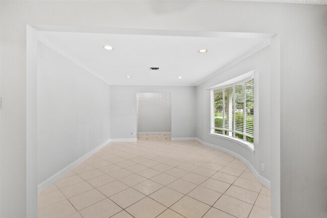 Building Photo - 5322 Rutherglenn Dr