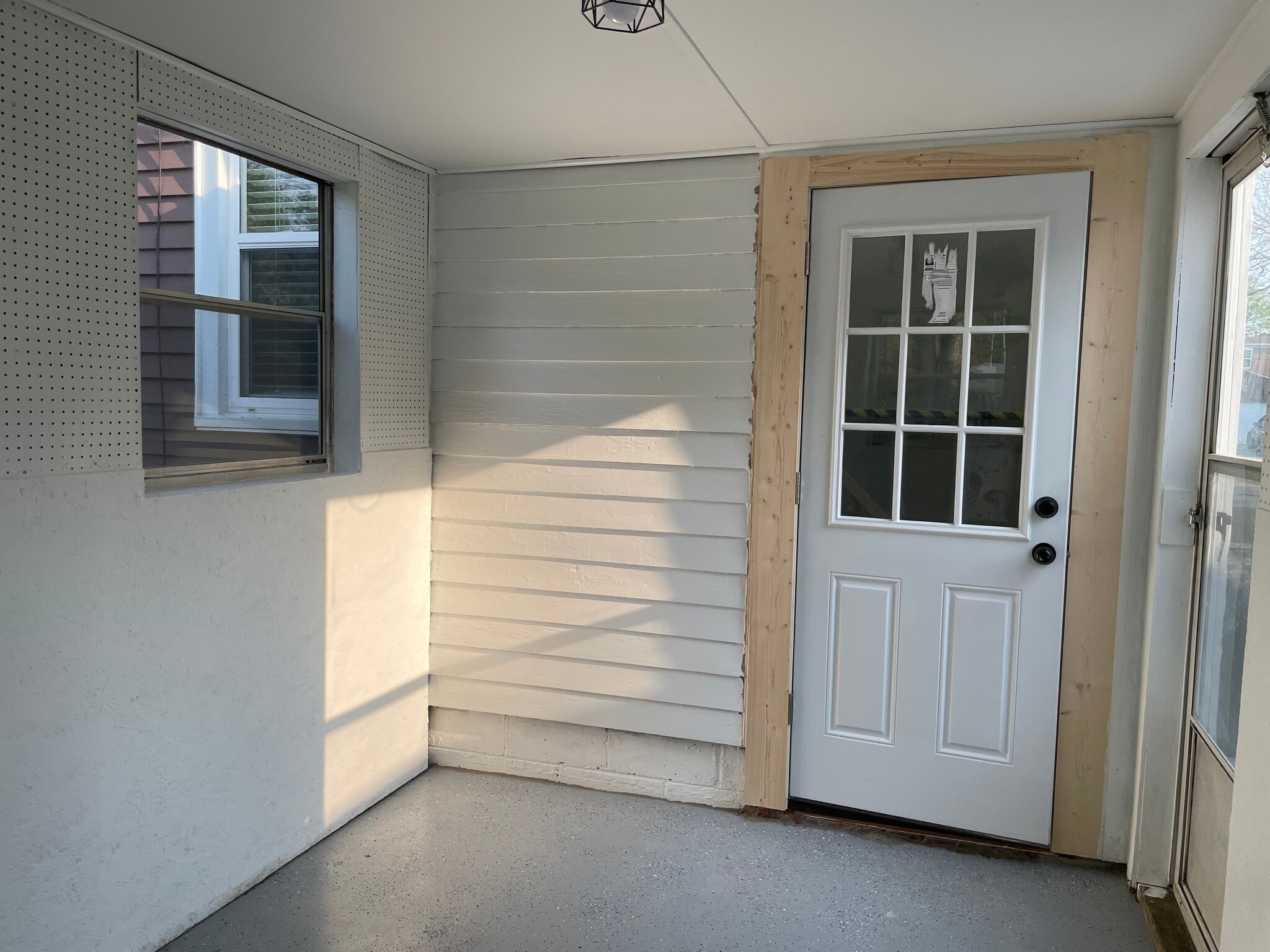 Building Photo - 306 E Washington St