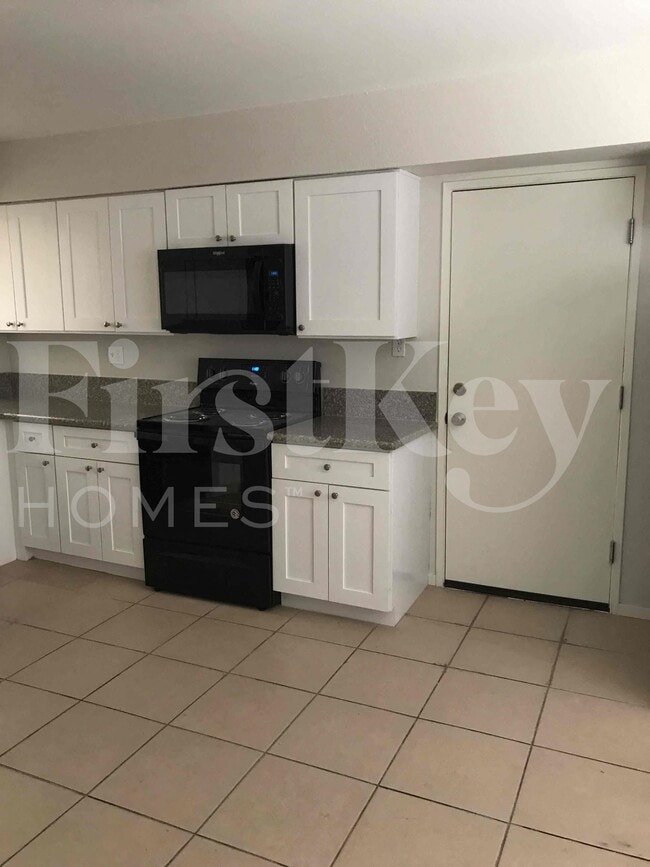 Building Photo - 1810 Renada Cir