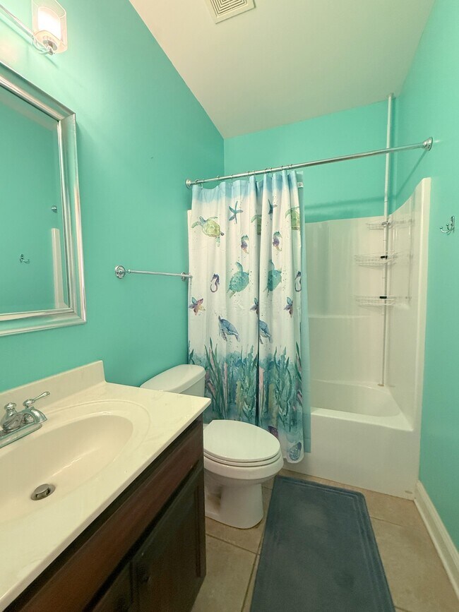 Building Photo - 118 Crystal Lake Dr