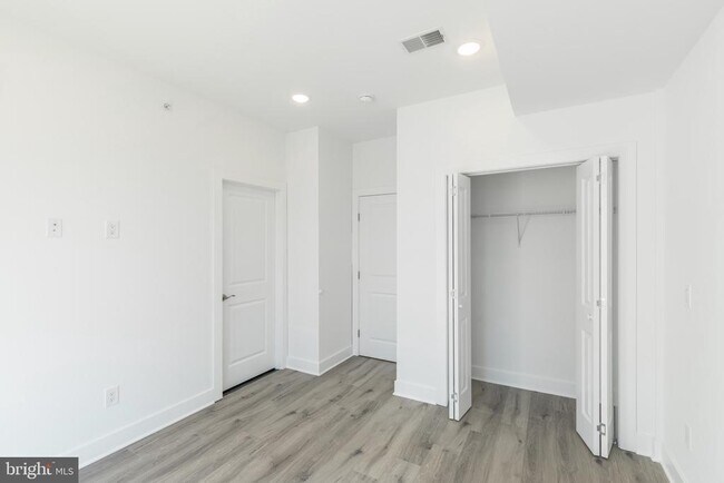 Building Photo - 1423 N 8th St