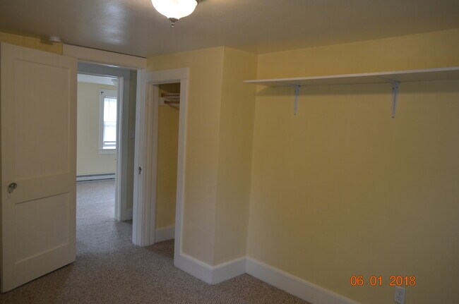 Bedroom - 211 N Washington St