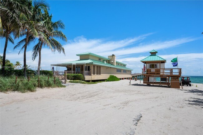 Building Photo - 16699 Collins Ave