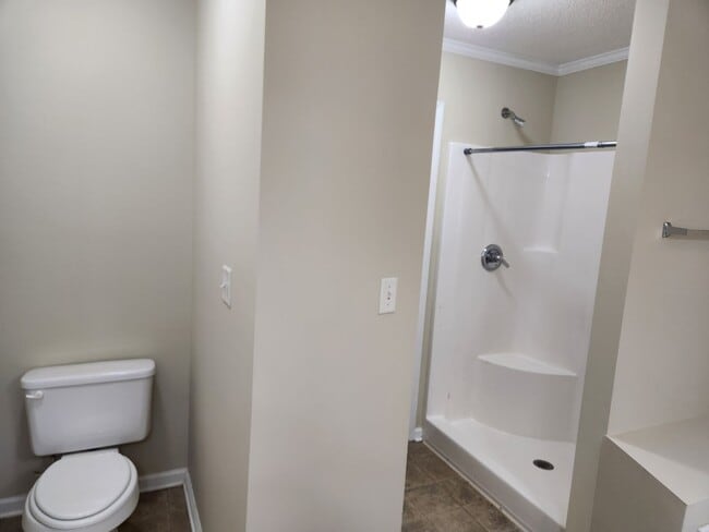 Building Photo - 9841 Lenox Ln