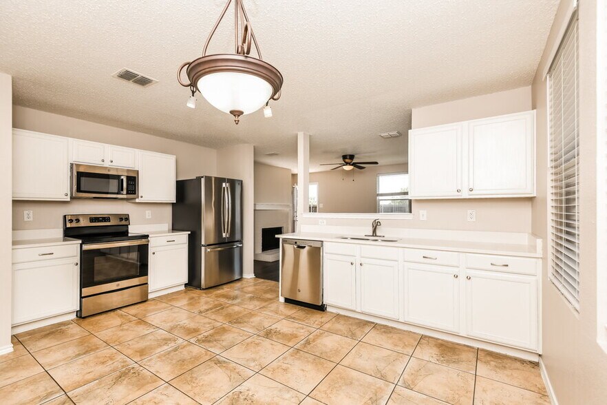 Building Photo - 3957 German Pointer Way
