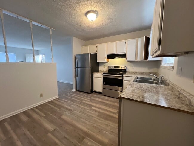 Building Photo - 2 Bedroom, 1 Story Duplex in Gallatin. MOV...