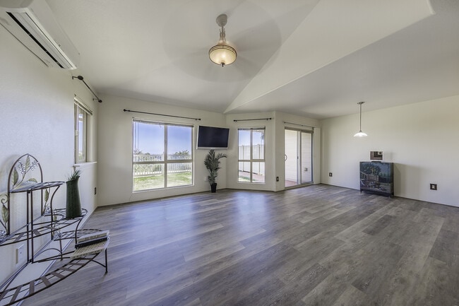 Building Photo - Beautiful Ocean View Home in Makakilo