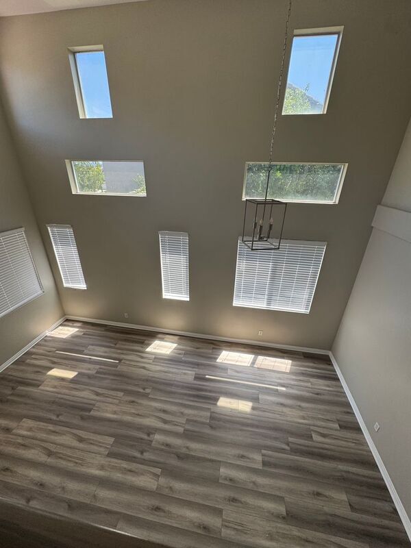 Building Photo - 40029 Lafayette Dr