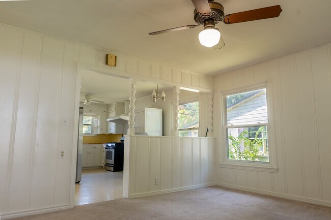 Building Photo - Location!! Deep in the heart of Tyler!