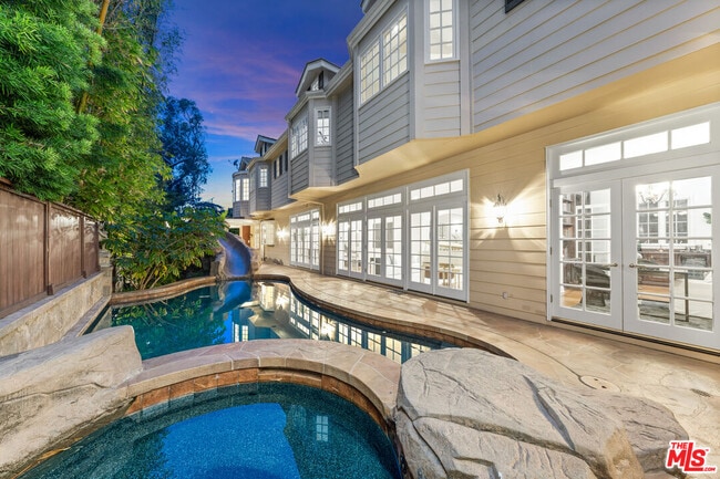 Building Photo - 515 S Westgate Ave