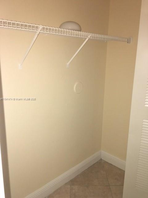 Building Photo - 9855 Nob Hill Ln