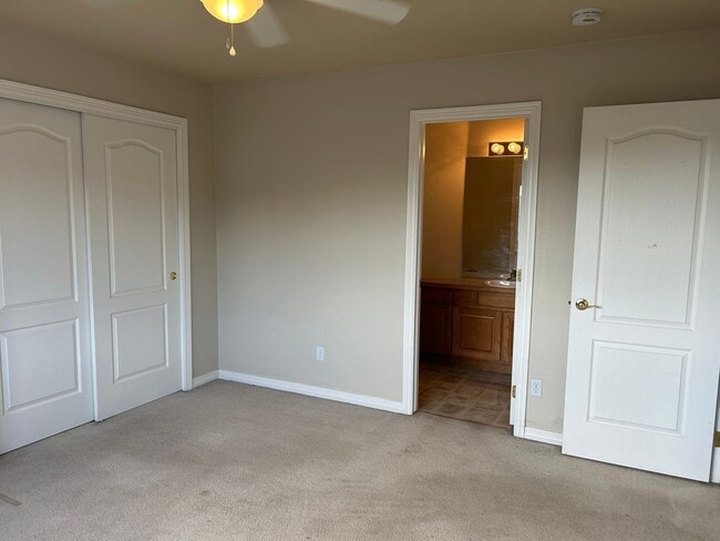 Building Photo - Beautiful Windsor Home Offering Space, Style, and Convenience