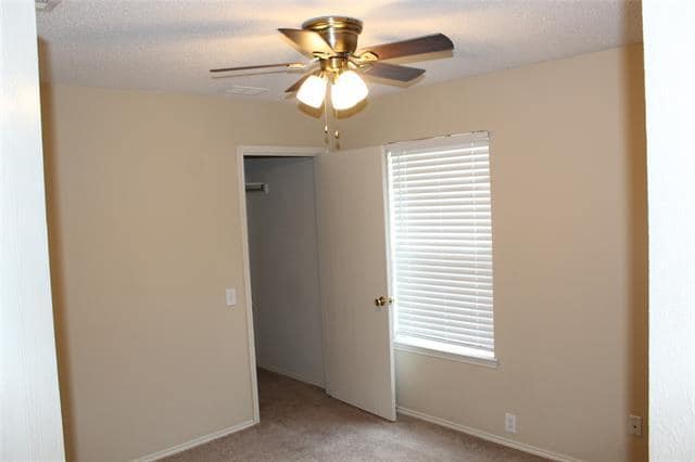 Building Photo - 306 Trenton Dr