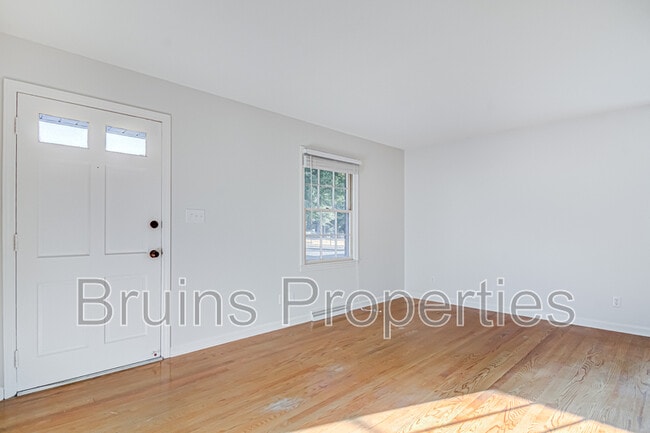 Building Photo - 805 Trenton St