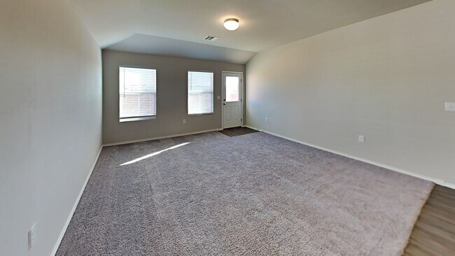Building Photo - Very Nice and Spacious 4 Bedroom 2 Bath Home With Office/Flex Space in Yukon Schools