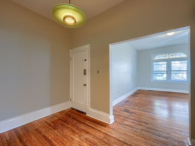 Building Photo - 2210 N 3rd St