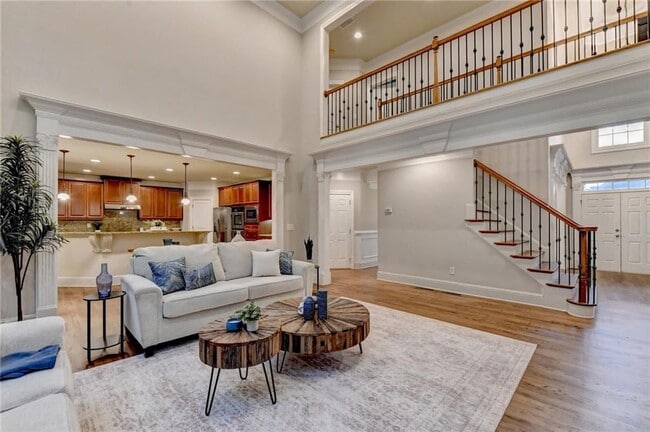 Building Photo - 9848 Talisman Dr