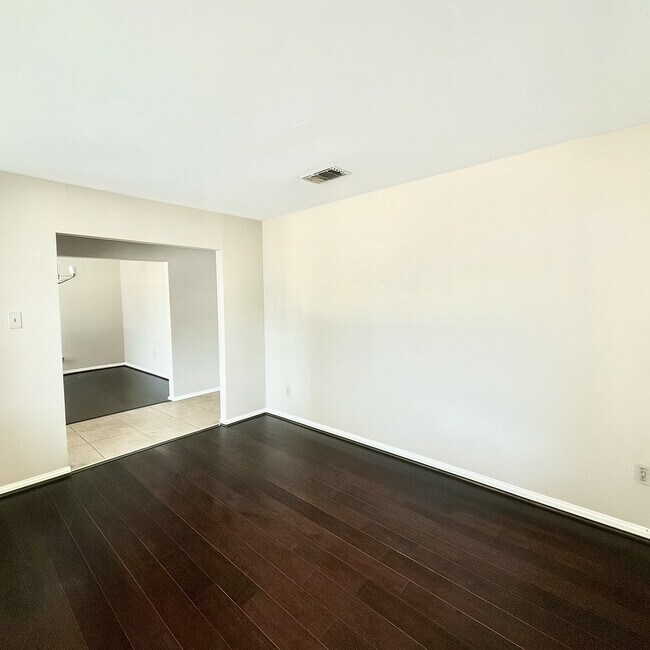 Building Photo - 5807 Silver Frst Dr