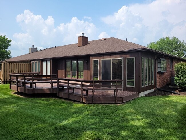 Building Photo - Country Club Villas-2 Bedroom 2 Bath Condo