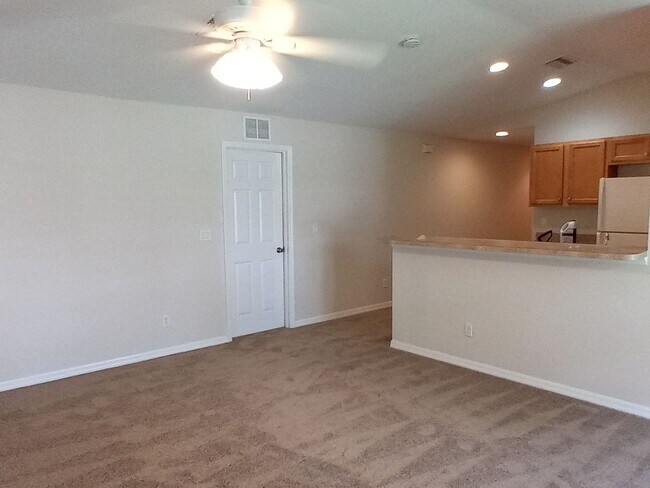 Building Photo - Cute and Quiet Country Living