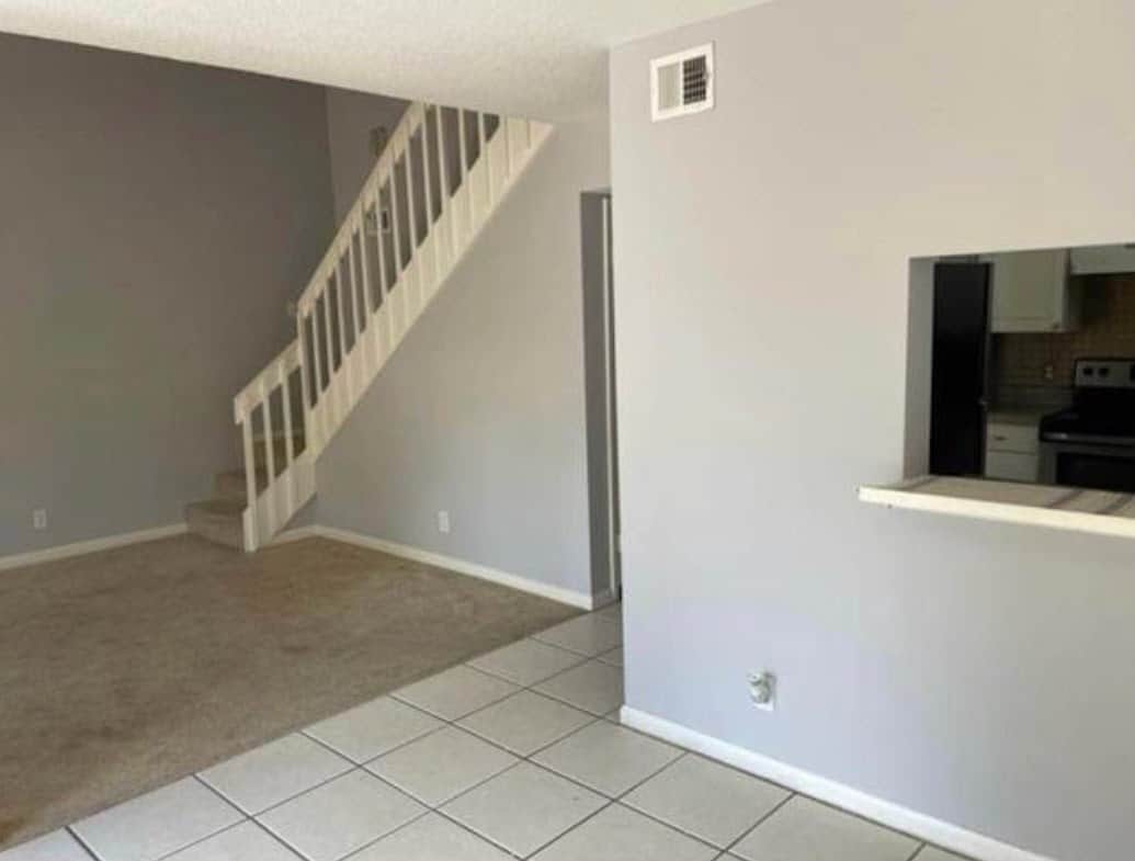 Building Photo - 9240 Green Meadows Way