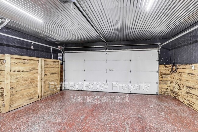 Building Photo - 226 Creekway Ct