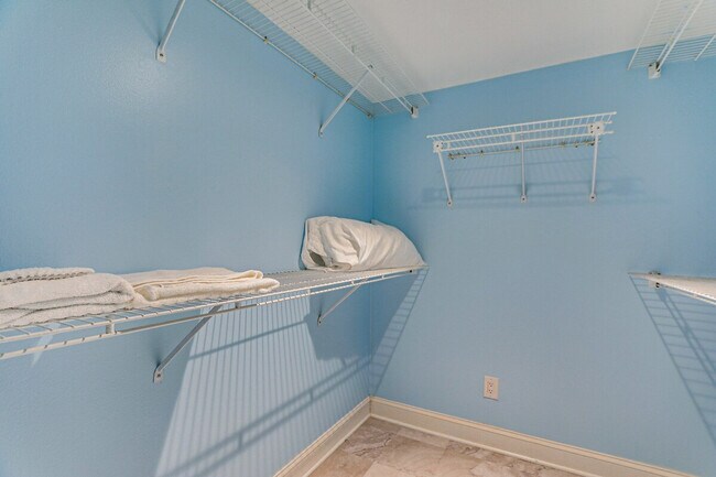 Building Photo - 113 Tidy Island Blvd