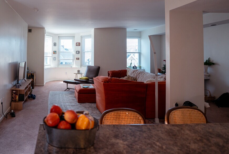 Building Photo - 625 S Negley Ave