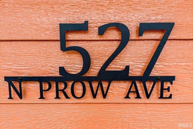 Building Photo - 527 N Prow Ave