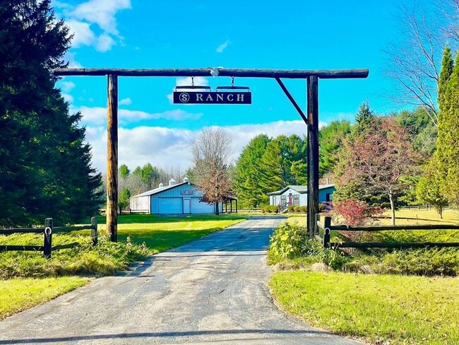 Building Photo - N3185 Seward Heights Rd