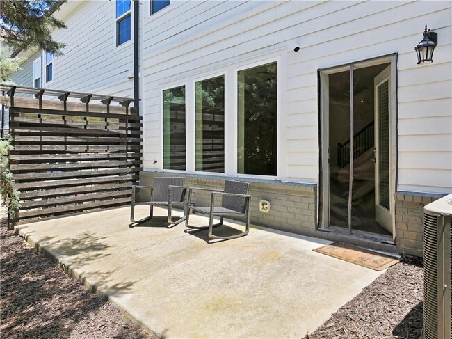 Building Photo - 2557 Oakbourne Ln