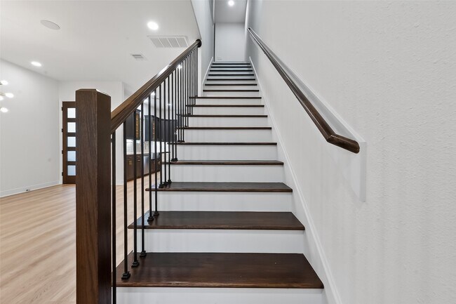 Building Photo - 6626 Highrock Rd