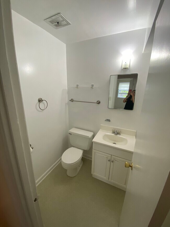 Building Photo - 5112 Norbeck Rd