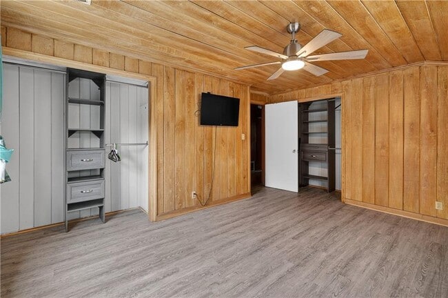 Building Photo - 1601 Walnut Ave