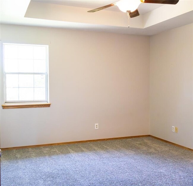 Building Photo - 504 Quail Run N