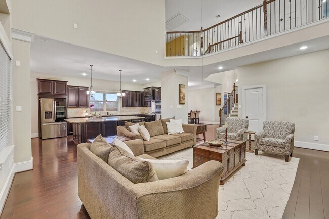 Building Photo - 10423 Hatcher Dr