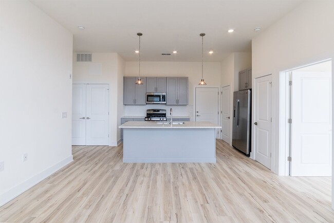 Building Photo - Luxury Northern Liberties Condo