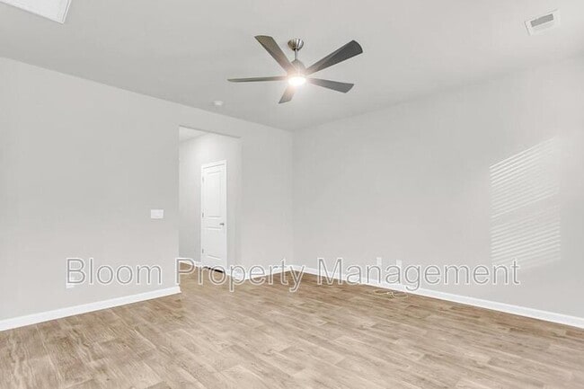 Building Photo - 641 Silver Spruce St