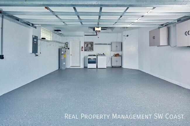 Building Photo - 10735 Maui Cir